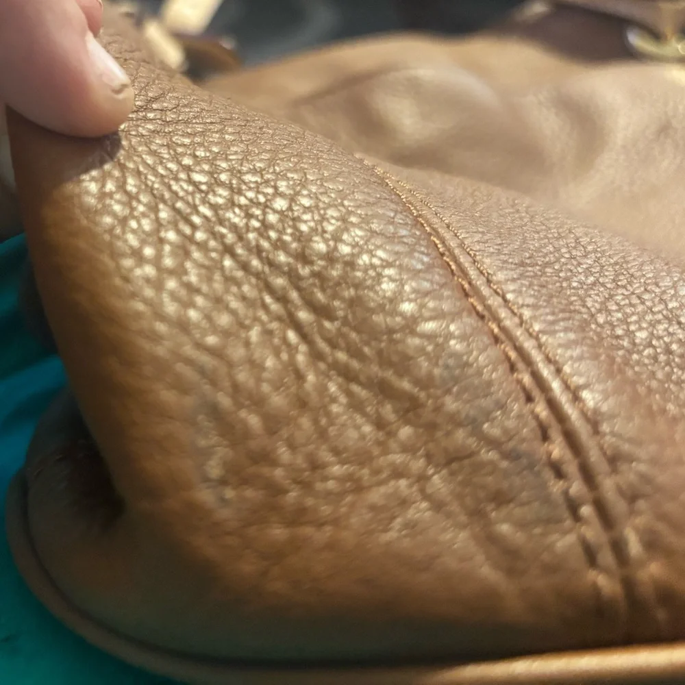 Vintage Michael Kors Jet Set Medium Leather Tote Tan with Cream Contrast Straps - Picture 12 of 13